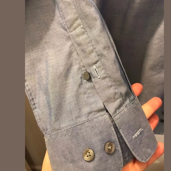 JOHN VARVATOS Chambray Blue Dress Shirt Lightweight Denim Button Down Work Wear - Picture 3 of 8